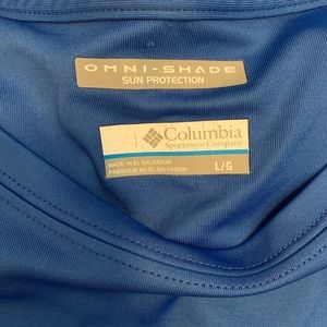 Size large men’s Columbia fishing long-sleeve.